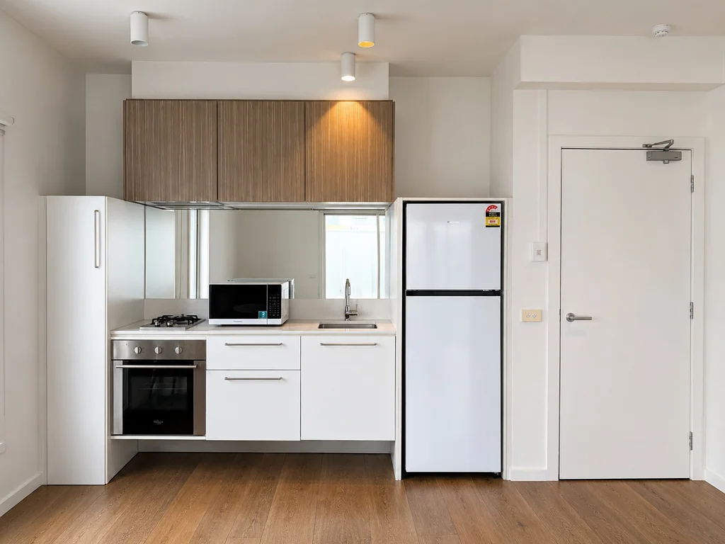 Furnished Contemporary Apartment Close to Everything