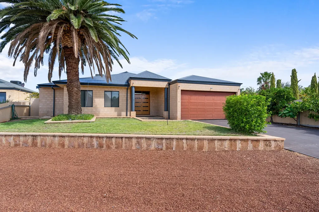 42 Longmore Parade, Broadwood, WA 6430