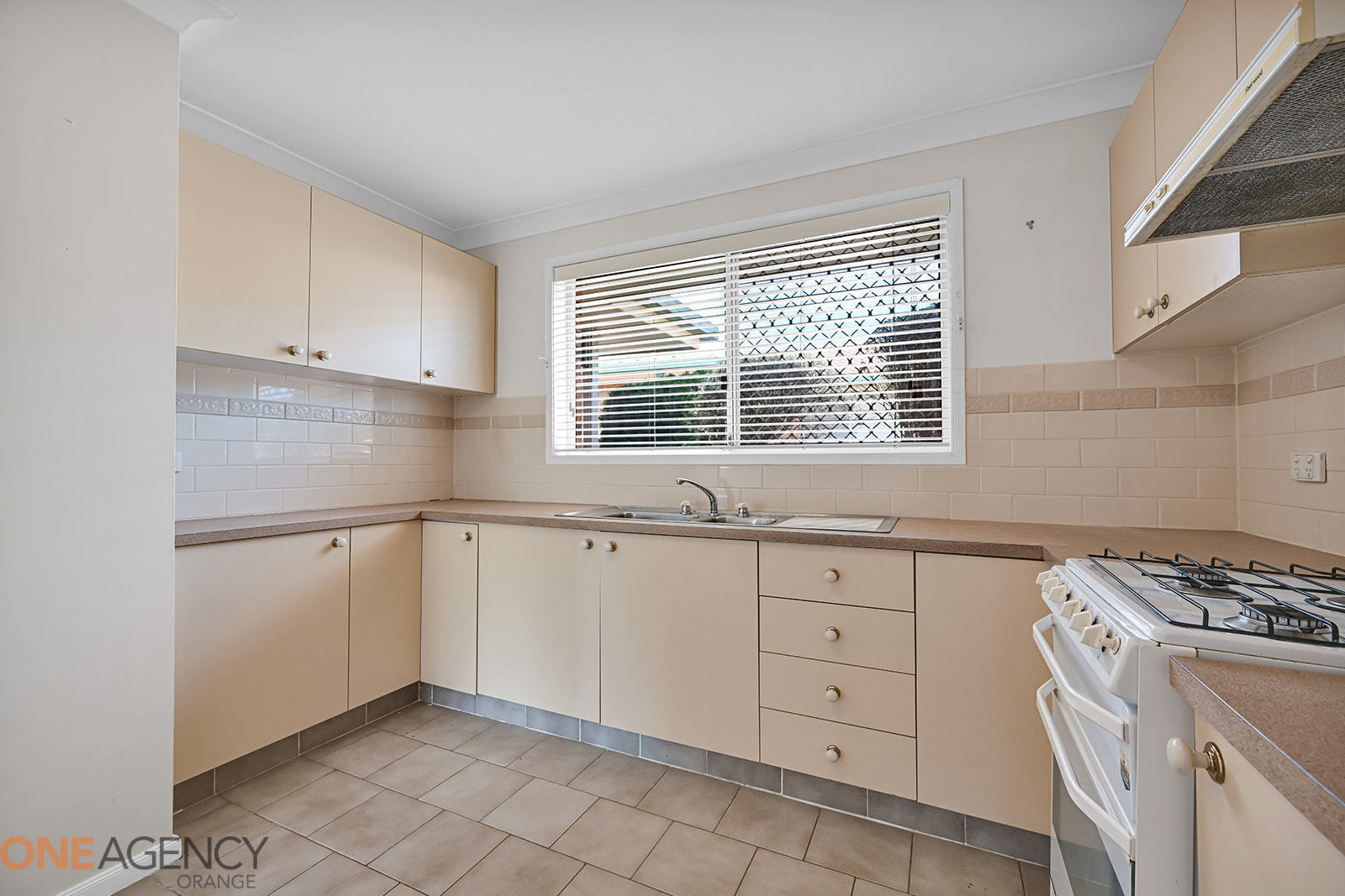 UNIT 4 109 MATTHEWS AV, ORANGE NSW 2800, 0房, 0浴, Unit