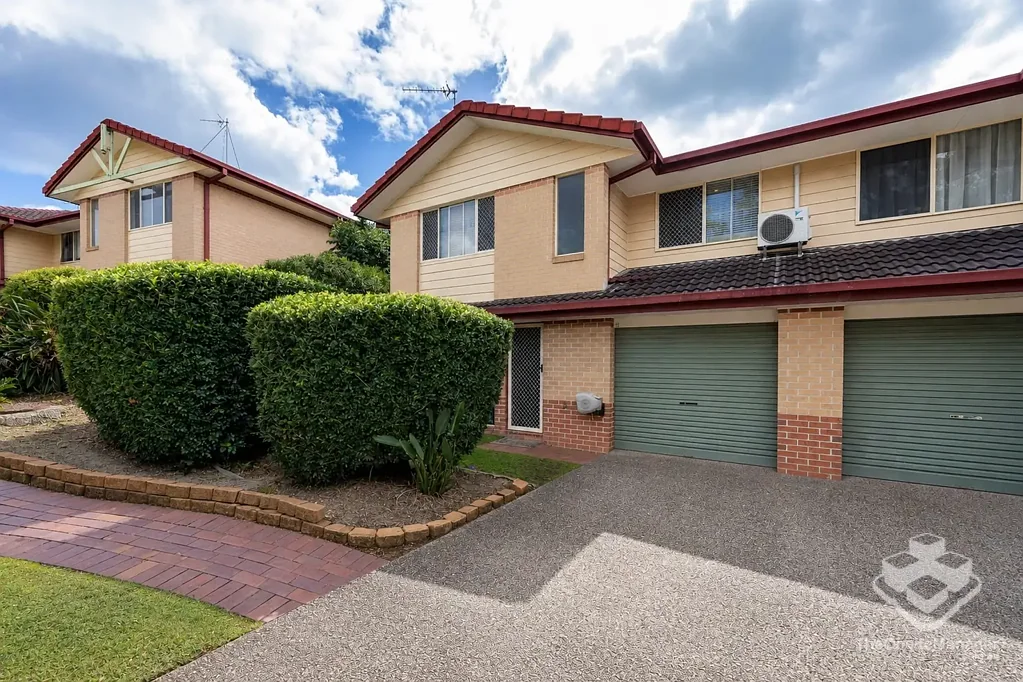 Labrador 3બેડરૂમ Spacious Two-Storey Townhouse in Prime Labrador Location
