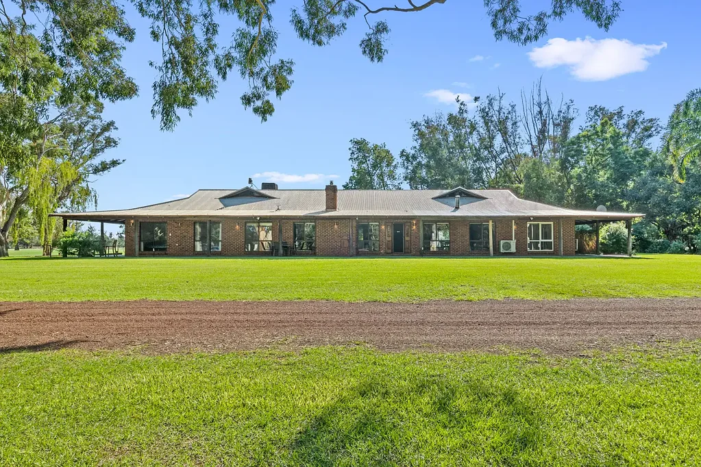 Hamel 6Moenga Under offer.