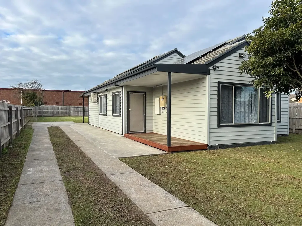 Spacious 4-Bedroom Family Home in a Prime Noble Park Location!!