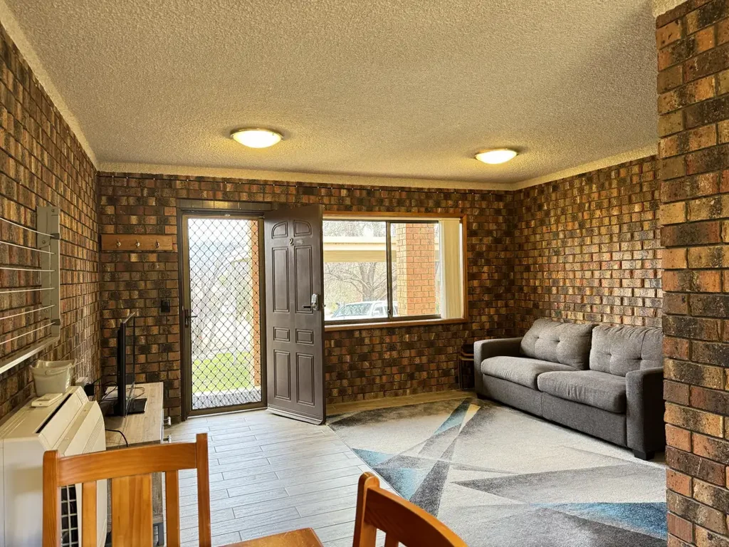 $470/week - 12 month lease