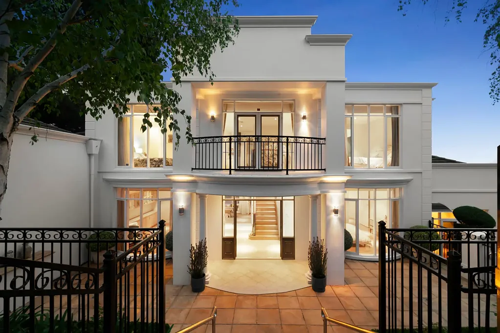 Burnside 5બેડરૂમ A Landmark Burnside Estate of Unrivalled Grandeur & Prestige