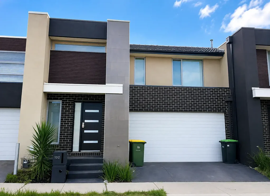Gorgeous 3 Bedroom Located in the Heart of Mernda - **APPLY FOR THIS PROPERTY NOW**