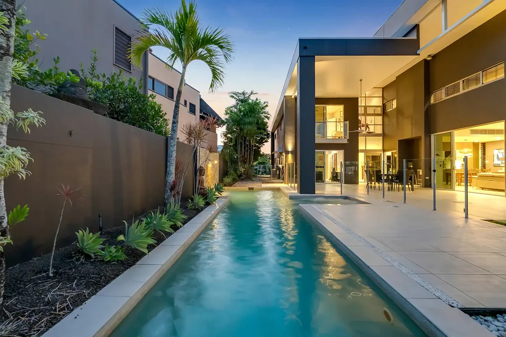 Trinity Beach 5Moenga Lakefront Masterpiece - Exclusive Blue Lagoon