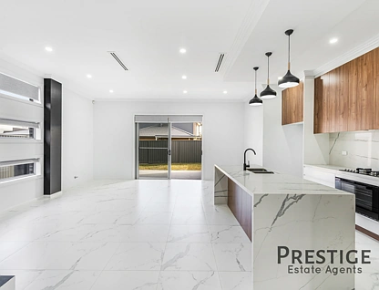 34A Chatterton Street, Denham Court, Macarthur Region, 4部屋, 3バスルーム, House