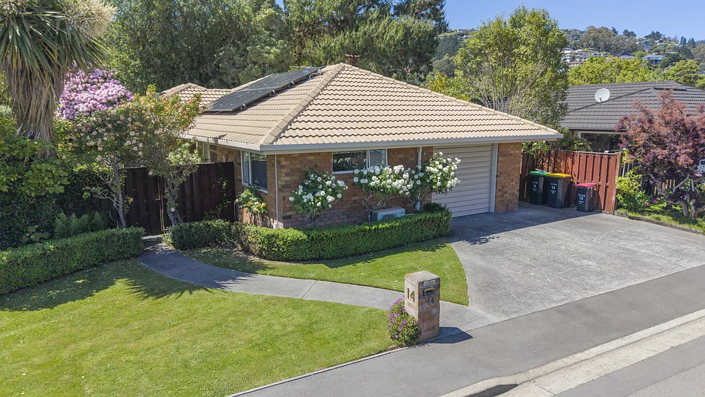 Beckenham 3બેડરૂમ Sunny, Secluded: A Seriously Good Buy in Beckenham