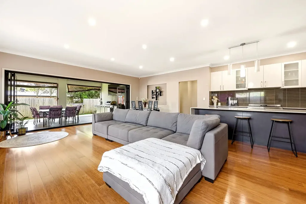 Waterford 4Kwarto A MUST Inspect! Truly Move in ready!