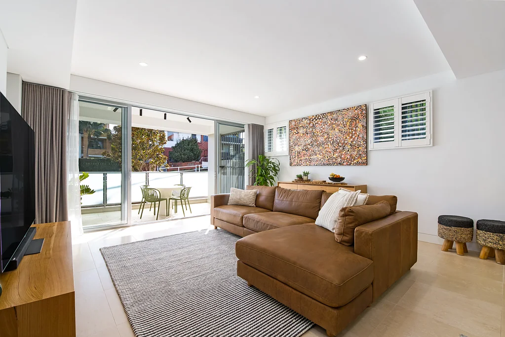 Coogee 3 Bedroom Luxuriously Appointed 3 Bedroom Apartment With Lift And Double Parking