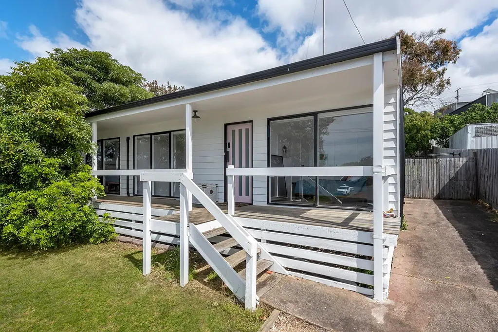 Ocean Grove 3房  Endless Potential in a Prime Beachside Location