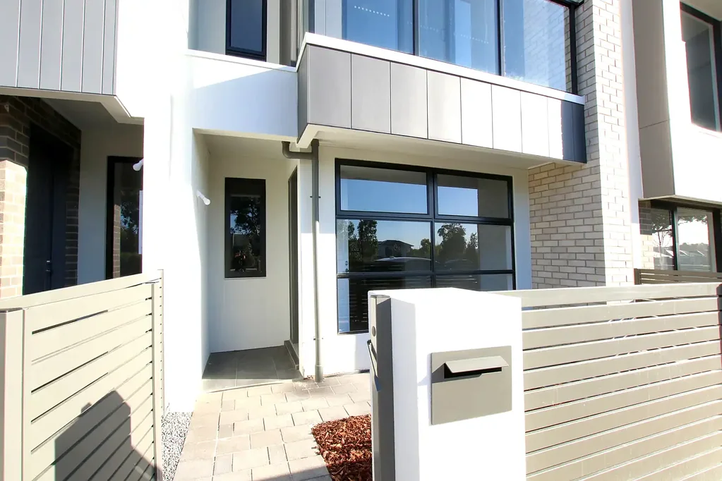 Spacious Executive Three Bedroom Townhouse - Upcoming Open Inspection 13th September