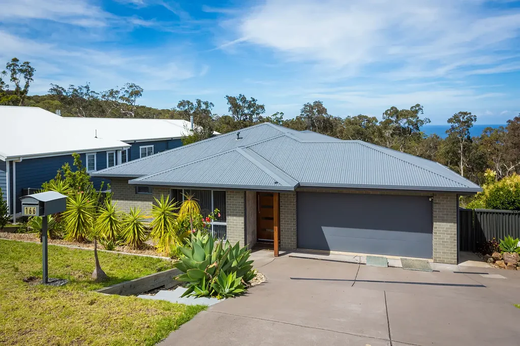 Mirador 3 Bedroom Stunning Coastal Retreat with Modern Comforts