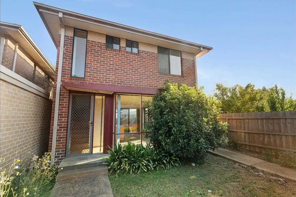 Spacious 3 Bedroom Townhouse in Prime Location