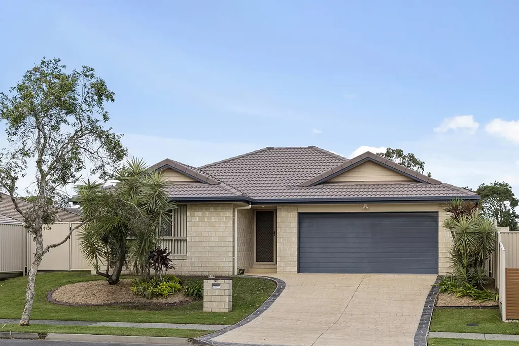 Wynnum West 4房 安静便利社区 461㎡维护方便土地 四卧带步入式衣帽间 两个独立生活区 设备齐全中心厨房 遮盖户外娱乐区 双车库近海湾海滨 Spacious Single Level Living in Sought After Wynnum West