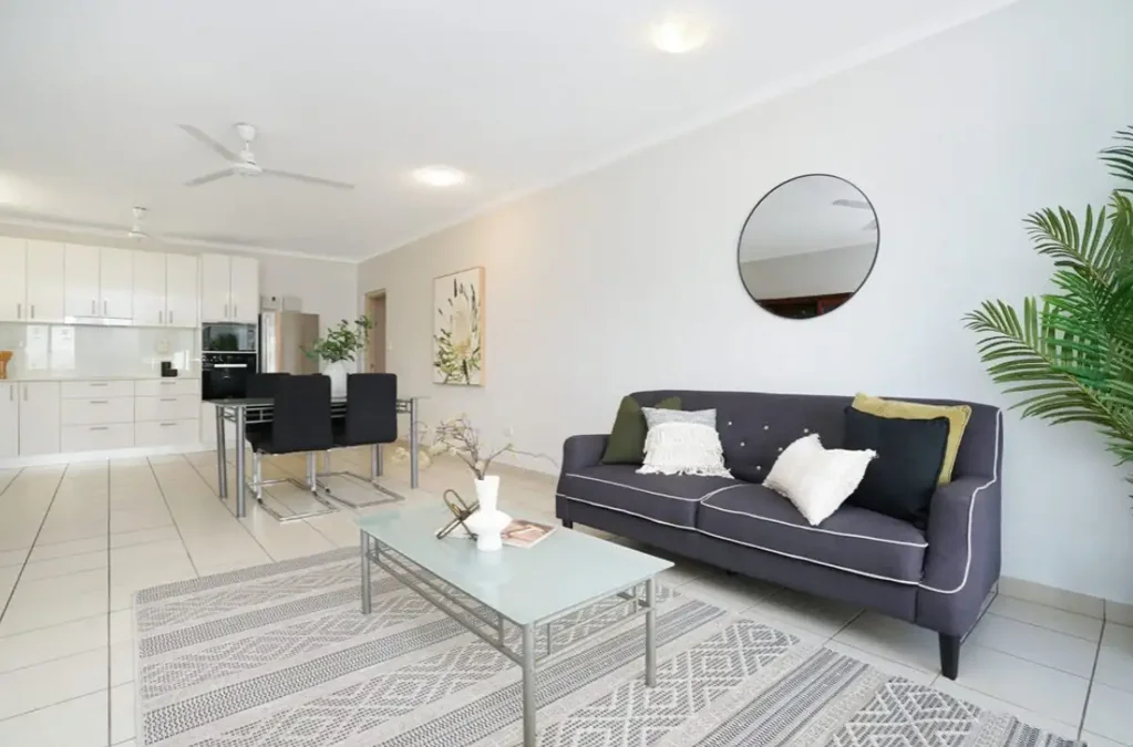 Gorgeous Inner City unit! Great Location!