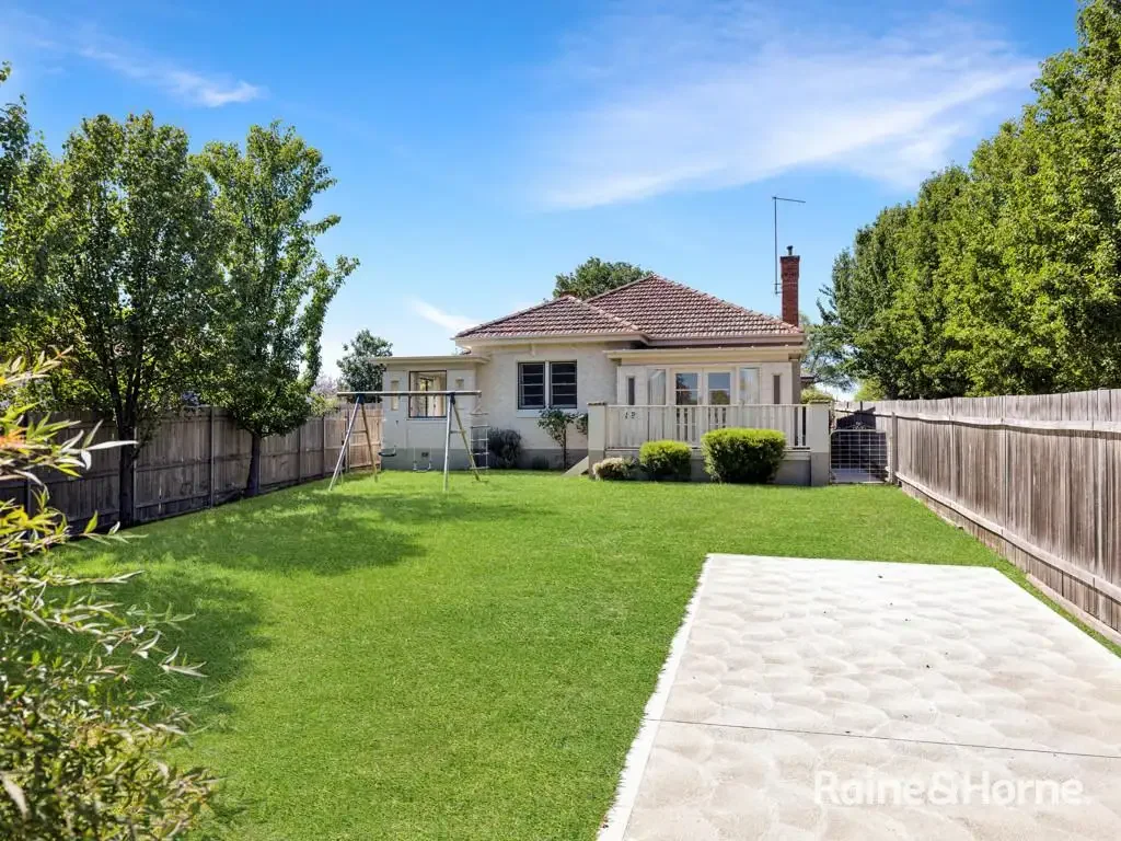 CLOSE TO HOSPITAL AND SCHOOLS- Available 6/8/26