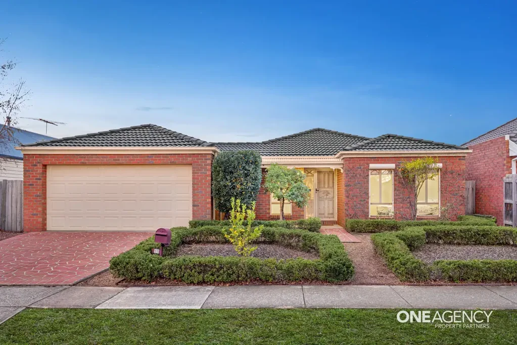Point Cook 4غرفة نوم 665m2, 18m wide front, 4 livings, Pergola- Buy before its SOLD !!