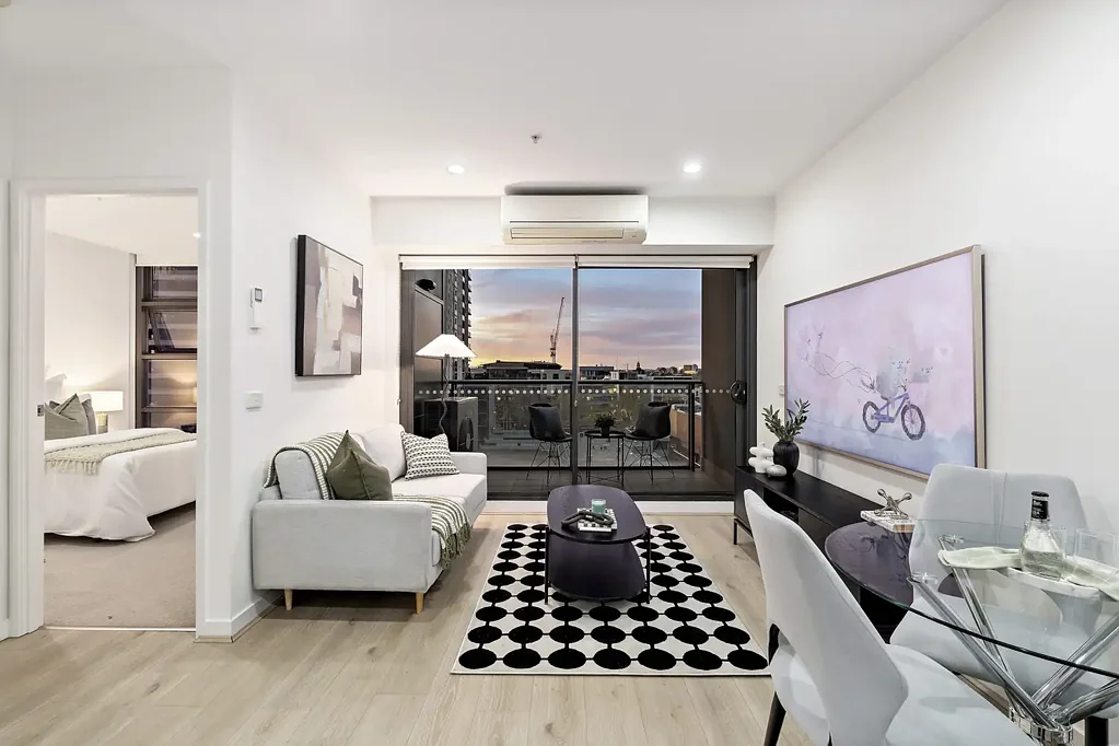 West Melbourne 2房 无与伦比的北向生活，尽享城市边缘生活方式 Unrivalled North-Facing Living with a City-Edge Lifestyle