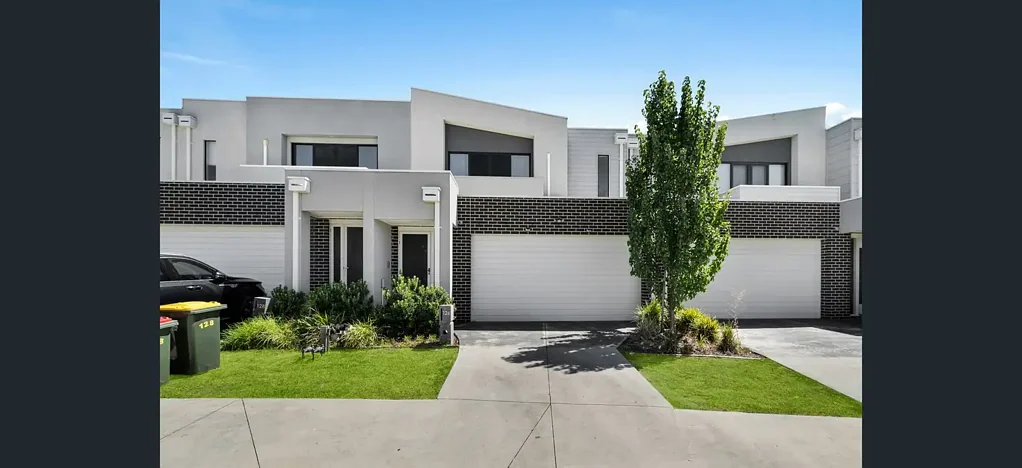 Elegant Family Living in Canopy at Amstel Estate