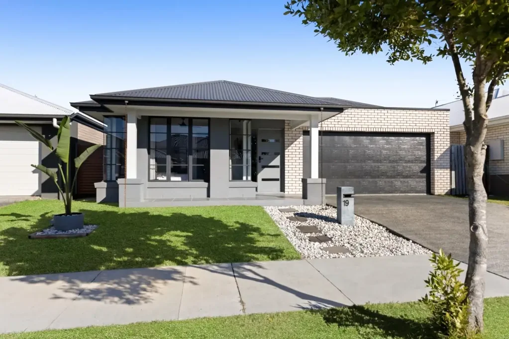 19 Silverleaf Street, Palmview, QLD 4553