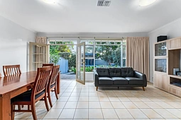23 Clayton Avenue, Plympton