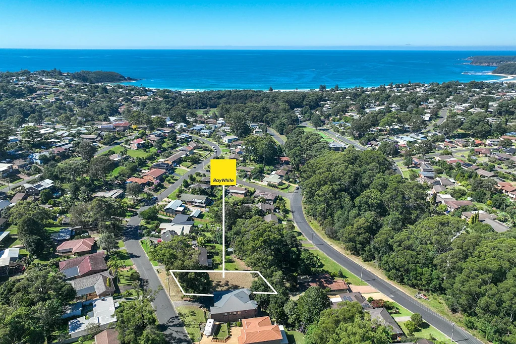 11 Bushland Avenue, Mollymook Beach, NSW 2539
