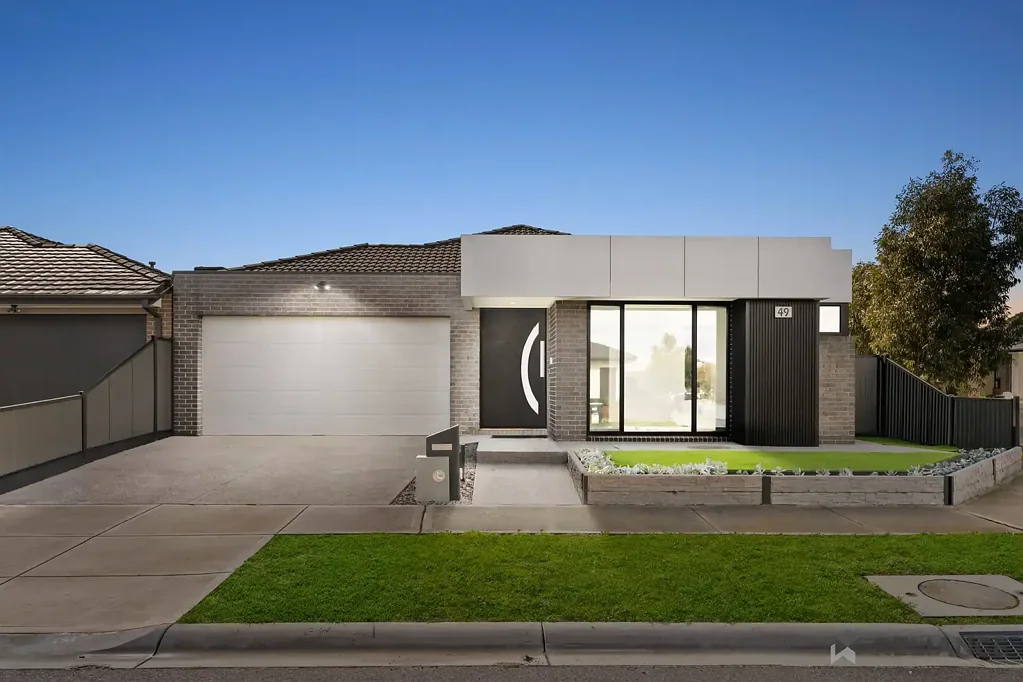 Craigieburn 5ਬੈੱਡਰੂਮ Discover Refined Living on 475m² of Elegance, nestled in the heart of Craigieburn's most sought-after pocket –Highlander.