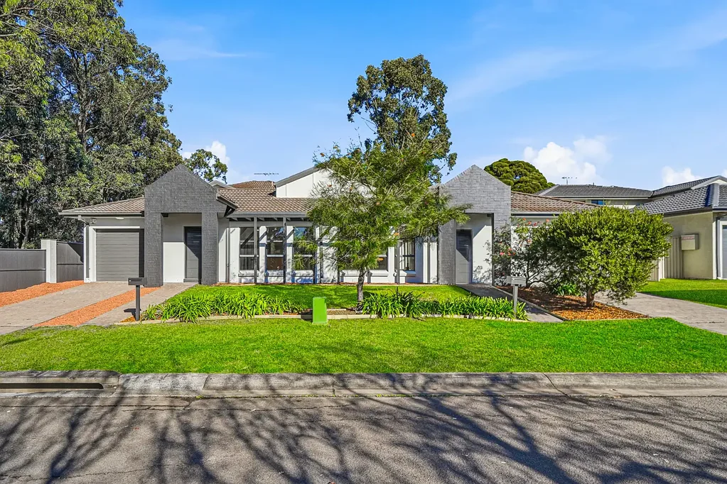 Cranebrook 3 Slaapkamer Buy one, or buy both.........…
