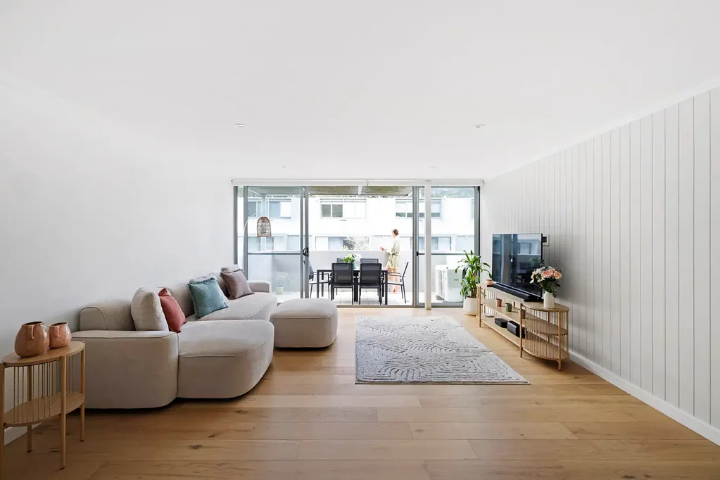 Brookvale 2Phòng ngủ Rare oversized North facing apartment with 140m2 on title