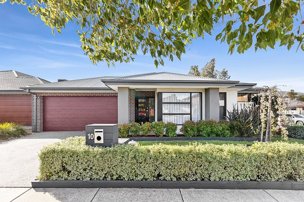 10 Whitfords Drive, Armstrong Creek, VIC 3217