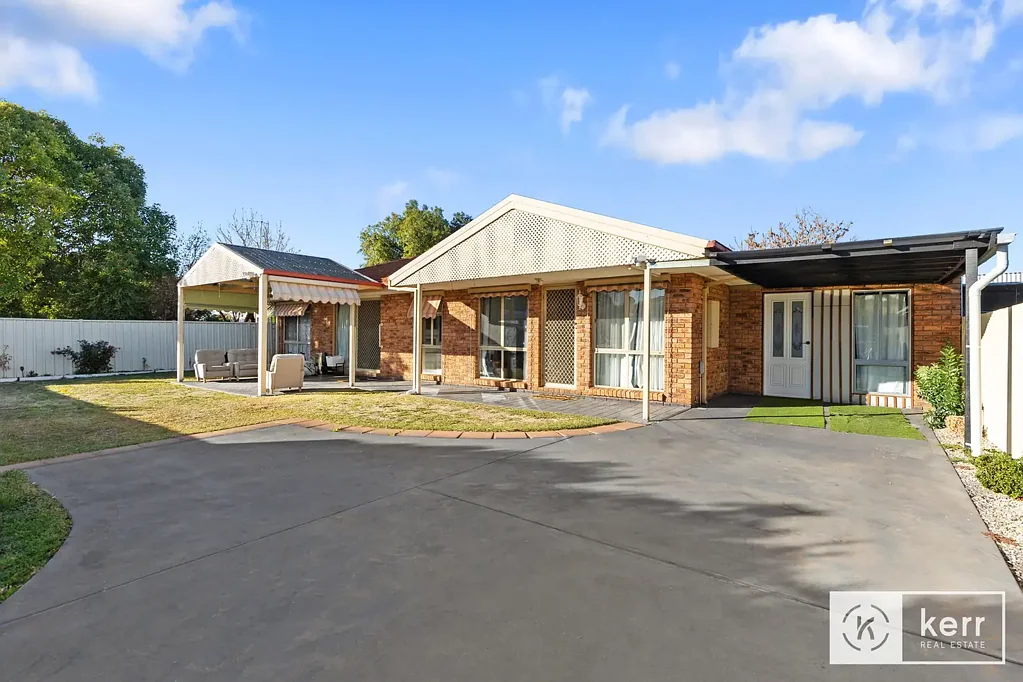 Cobram 4 Bedroom Prime Location Near Shops