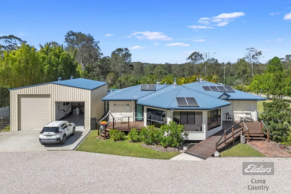 Glenwood 3 Bedroom YOUR ACREAGE OASIS AWAITS