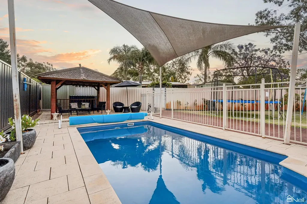 4 Galahad Place, Camillo, WA 6111