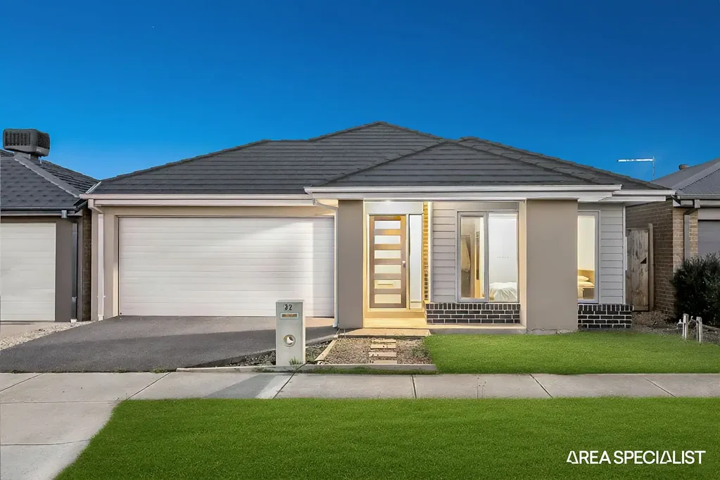 32 Athletic Circuit, Clyde, VIC 3978