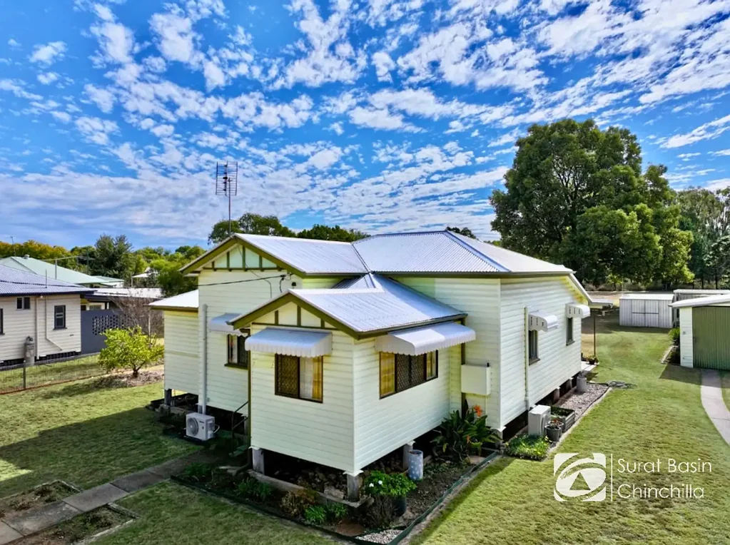 Chinchilla 2ห้องนอน Character Home on Large Town Block with Bore & Solar – Out of Flood Zone