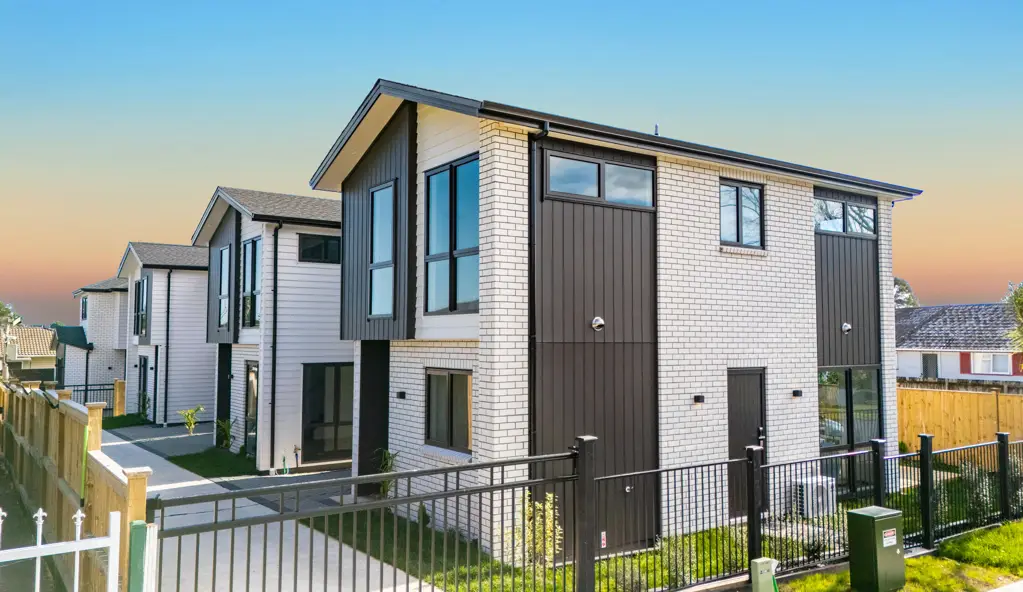 Mangere 5房  Front-Lot Gem In Mangere