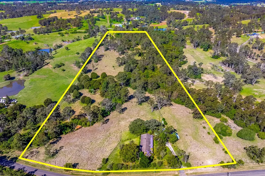 Greendale 4Kwarto Ranch-Style Retreat on 25 Acres* | First Time Offered in 45 Years