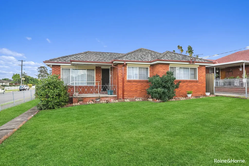1 Greenvale Street, Fairfield West, NSW 2165
