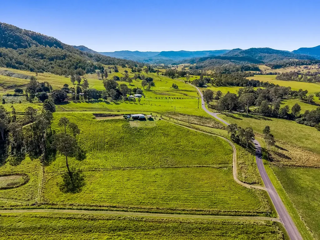 Collins Creek Stunning Views All Around!