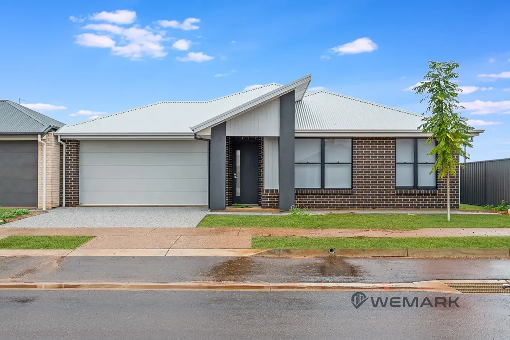 🏡 Brand New Family Home with Solar & Bonus Retreat – Modern Living at Its Best!