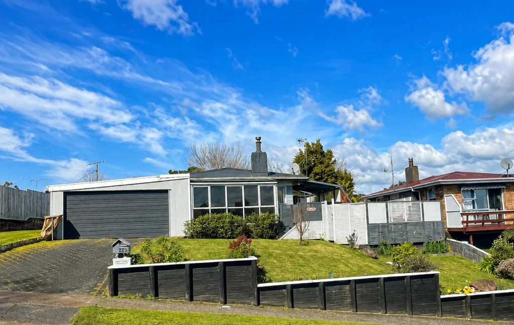 Thames 3 Bedroom A Home to Live, Work & Entertain