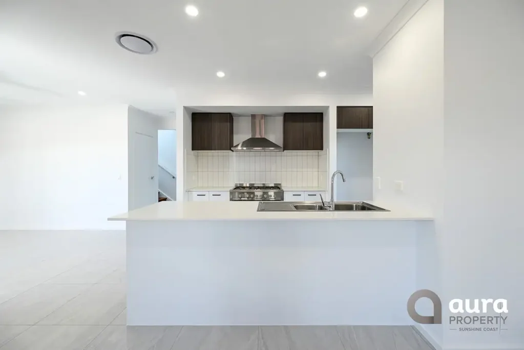Premier 5 Bedroom Family Haven in Banya!