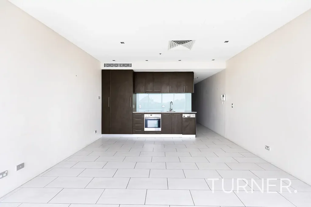 1 Bedroom Apartment with Secure parking in the Heart of the City