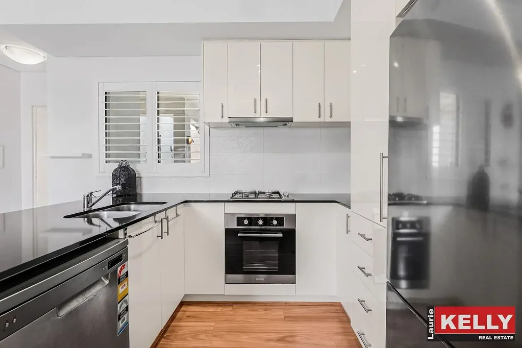 Belmont 2कमरा PRIVATE GROUND FLOOR ONE OWNER APARTMENT