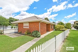 2/1 Anne Street, Wodonga