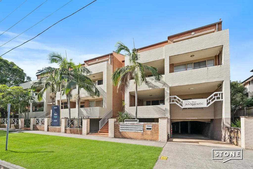 North Parramatta 2Zimmer Spacious Apartment with District Views in Prime North Parramatta Location