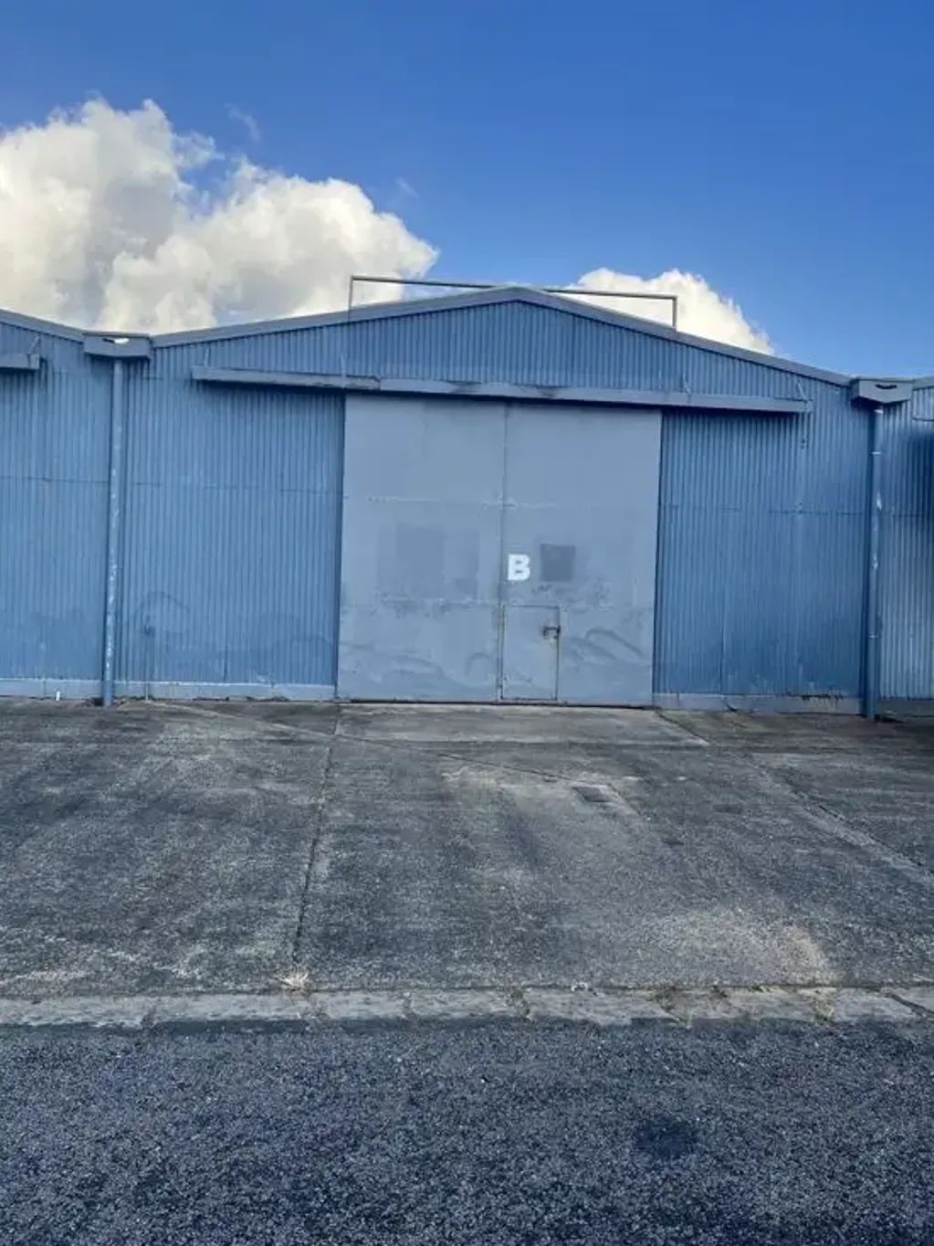 LARGE STORAGE SHED/WORKSHOP