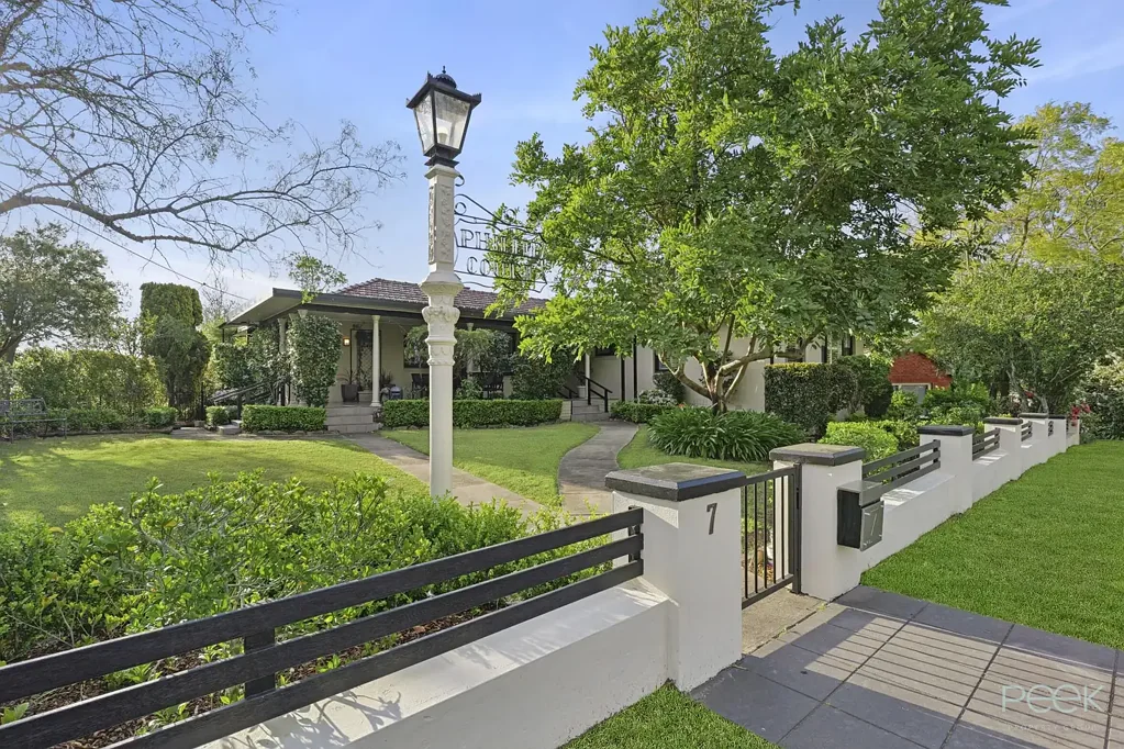 Windsor 4房  Premier Windsor Location, Space & Flexibility on 1,022 SQM with Laneway Access