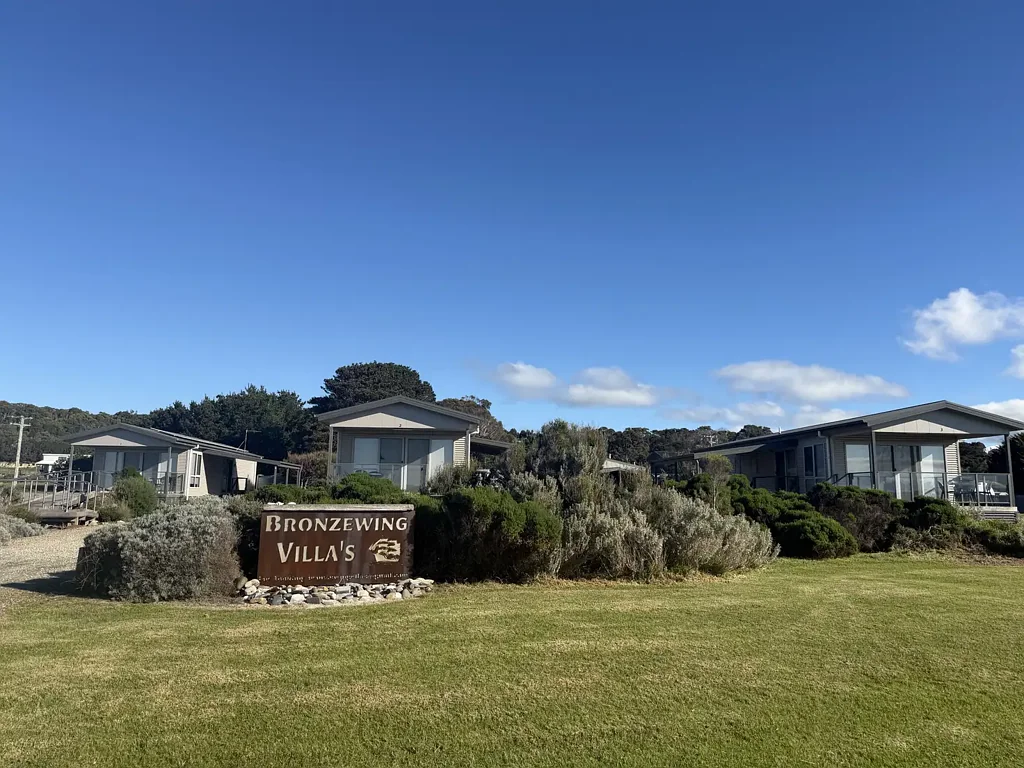 Naracoopa 5房  Beachfront Business Meets Island Lifestyle